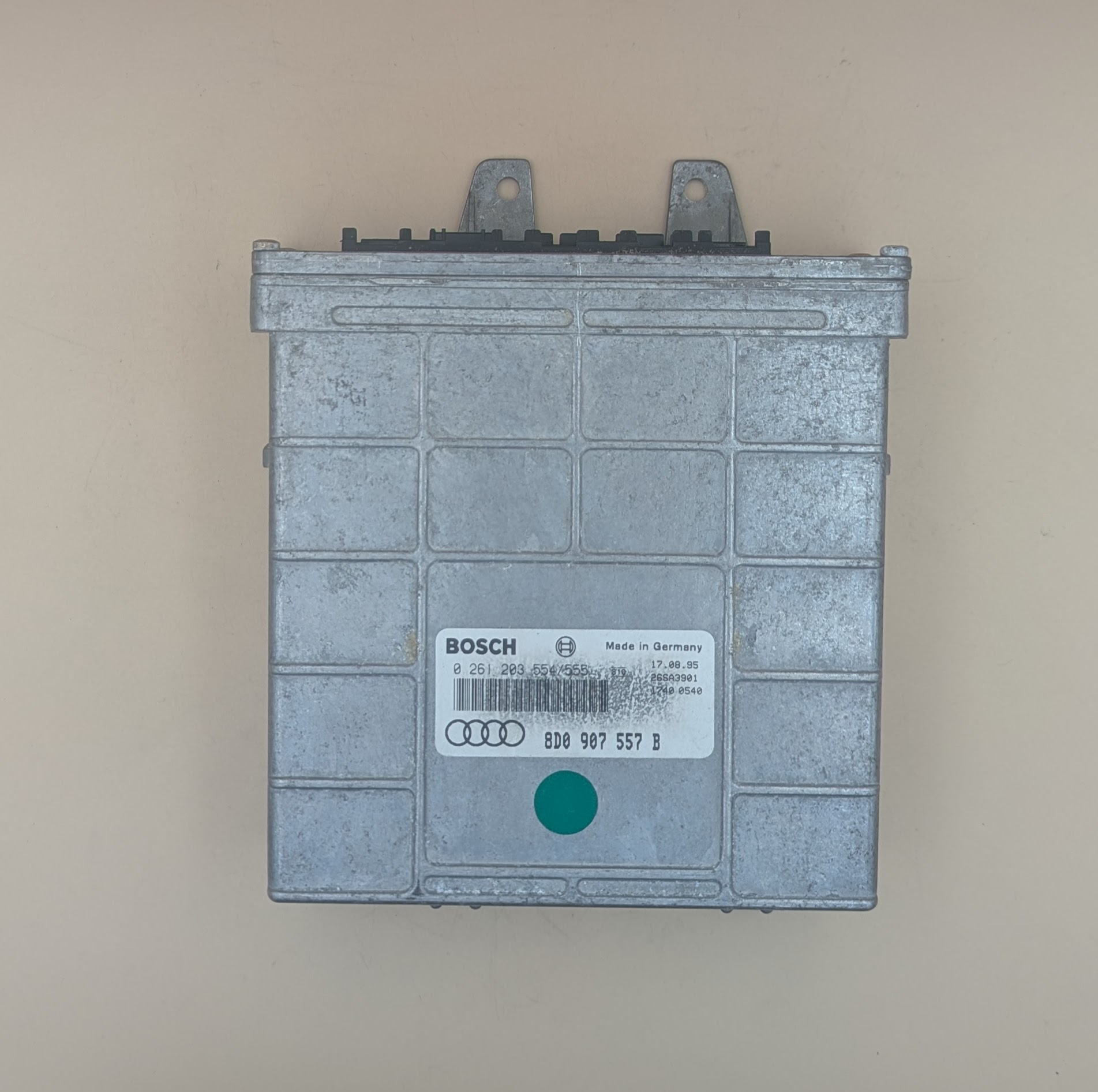 Riadiaca jednotka motora Audi A4 1.6 74 kw ADP