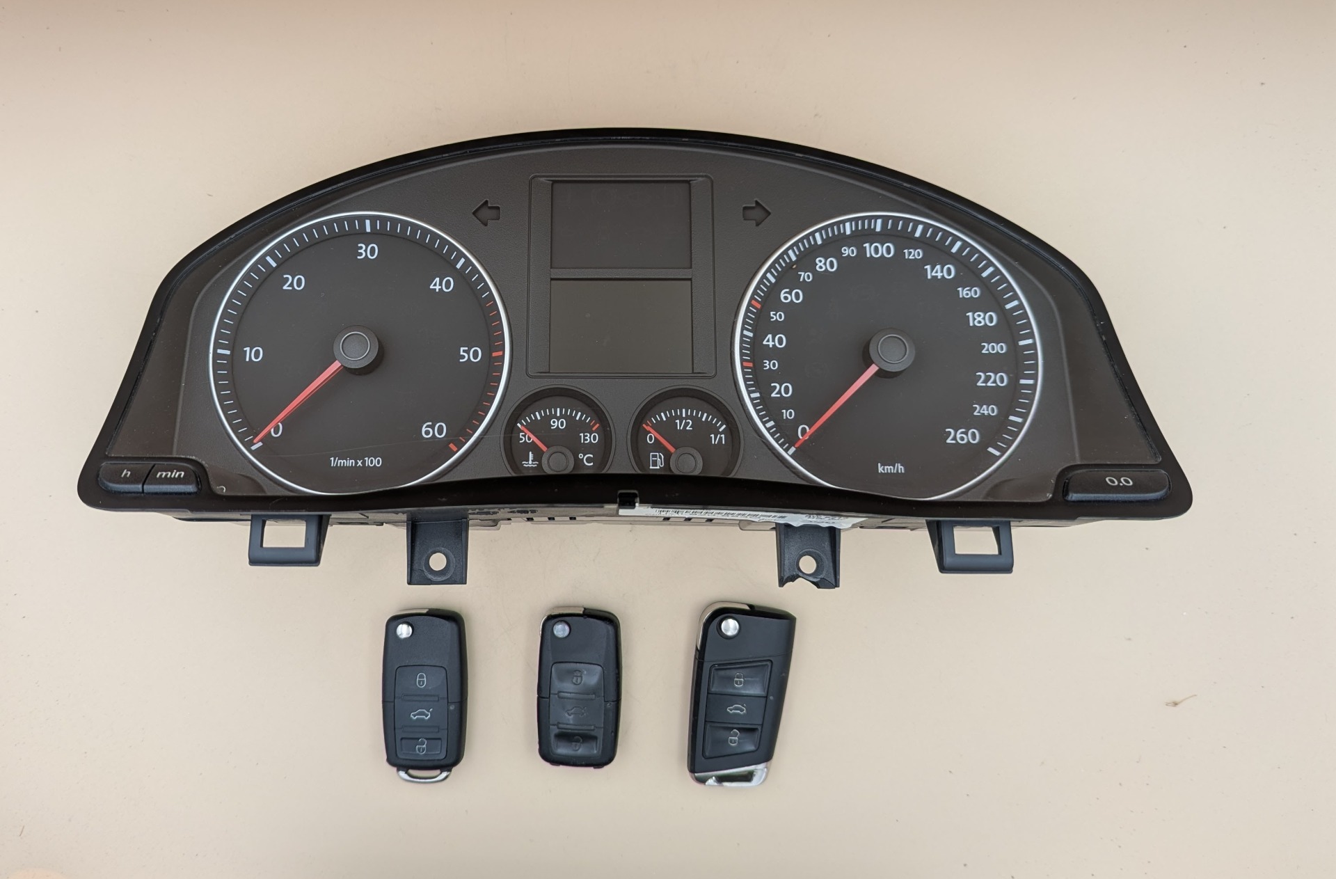Prístrojový panel a kľúče Volkswagen Golf V