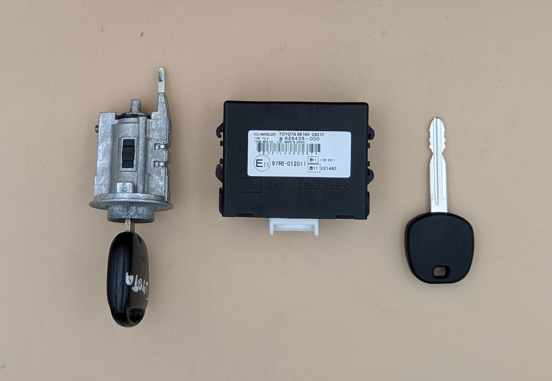 Spínacia skrinka, immo-box a kľúče Toyota Previa