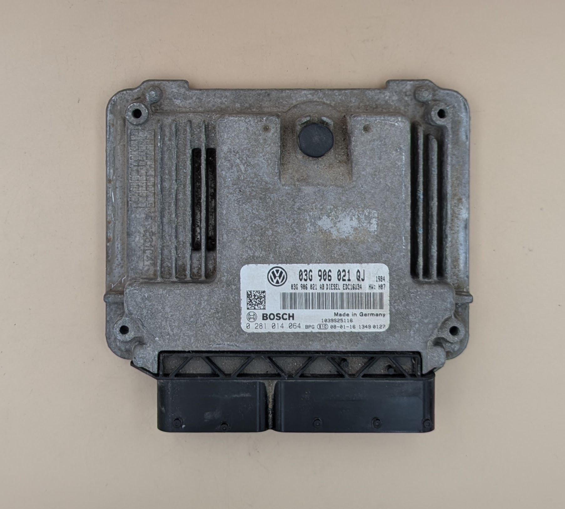 Riadiaca jednotka motora Volkswagen Golf V 1.9 TDI 77 kw BLS