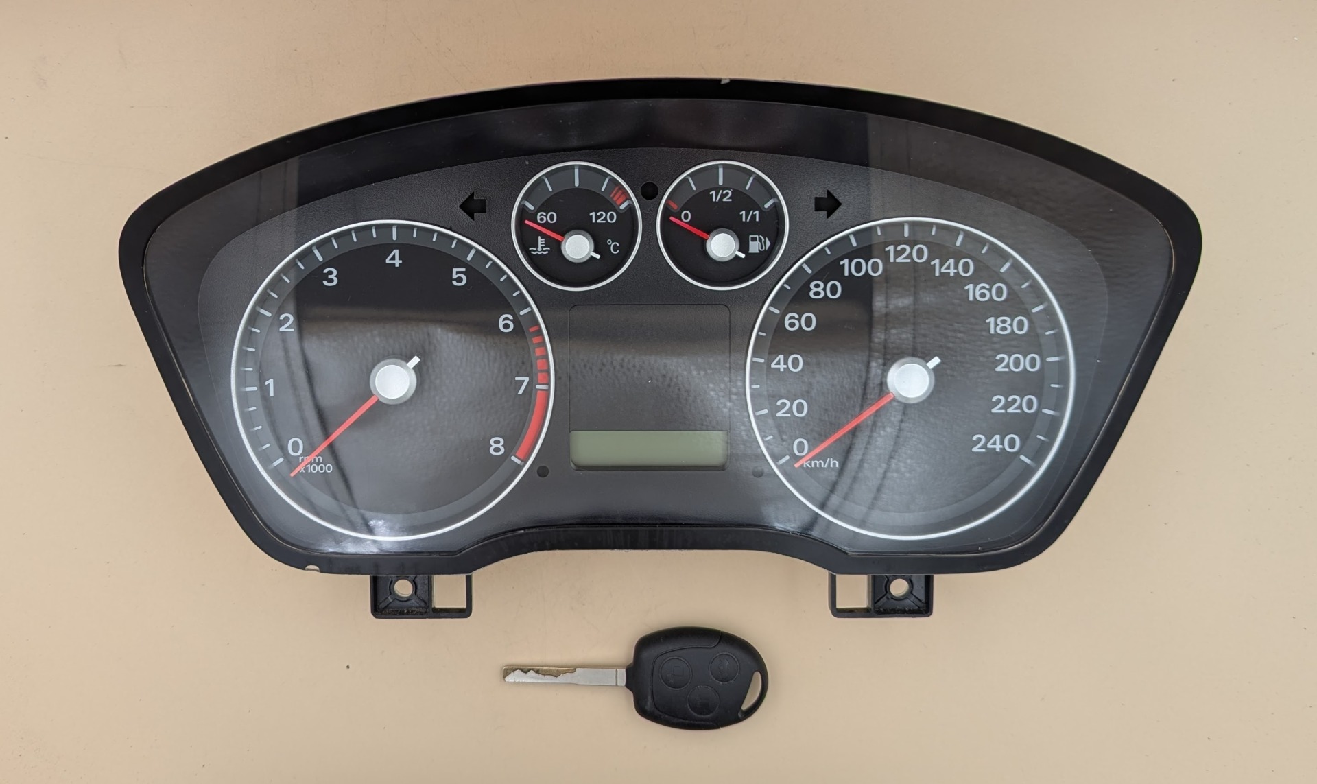 Prístrojový panel a kľúč Ford Focus II