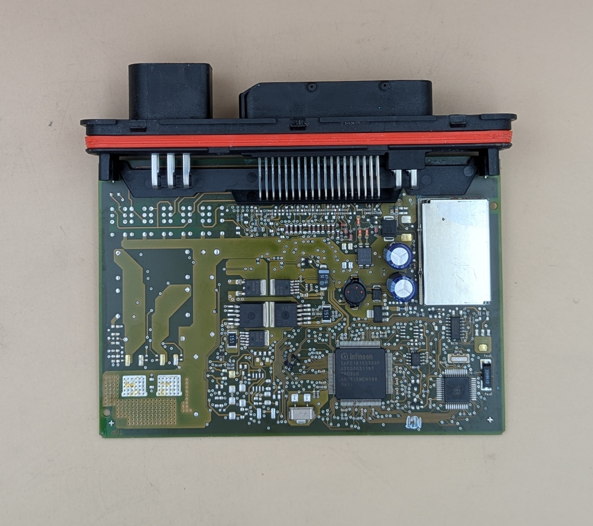 Vnútro KESSY modulu Audi A8 D3