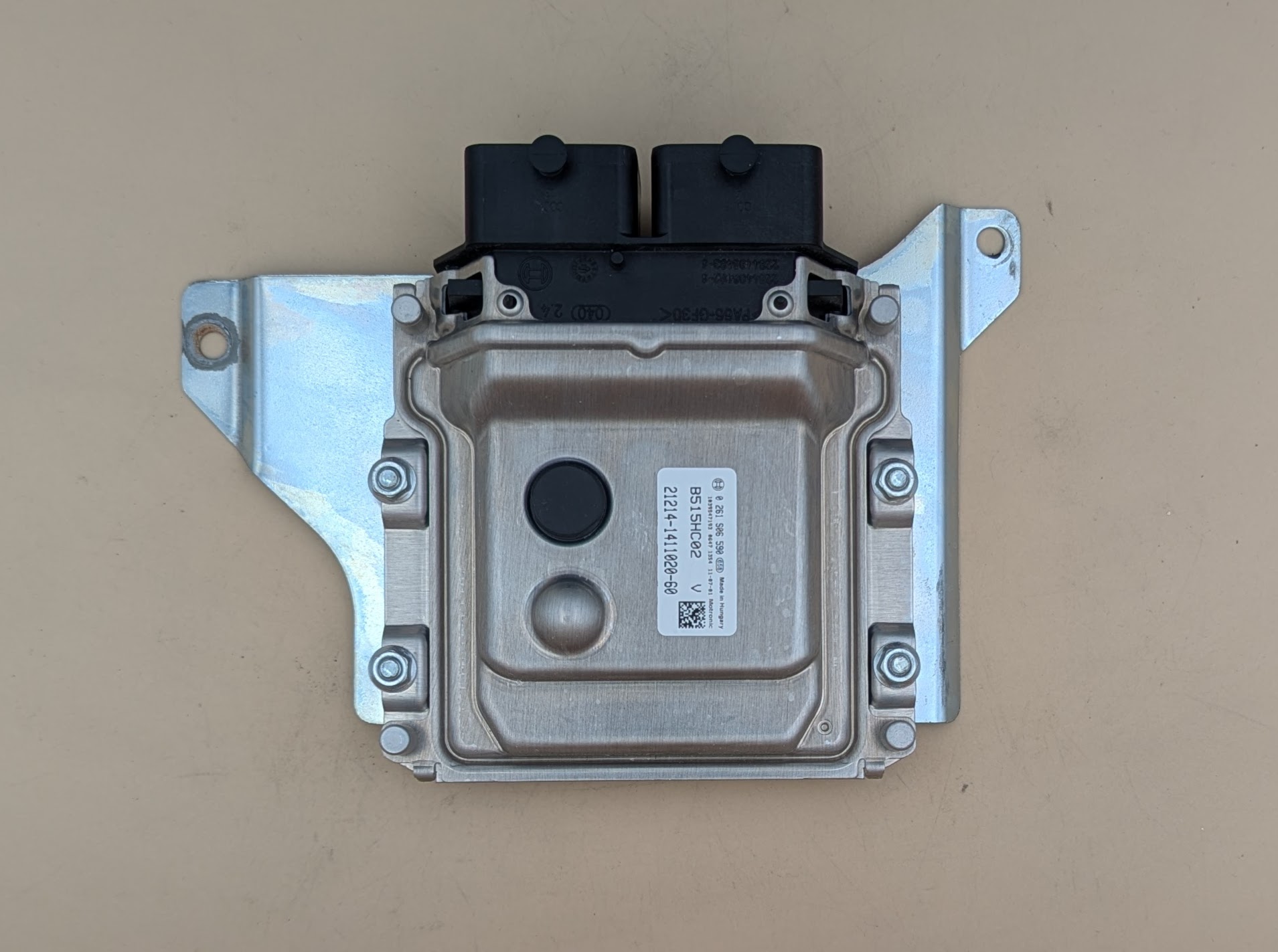 Riadiaca jednotka motora Lada Niva 1.7i