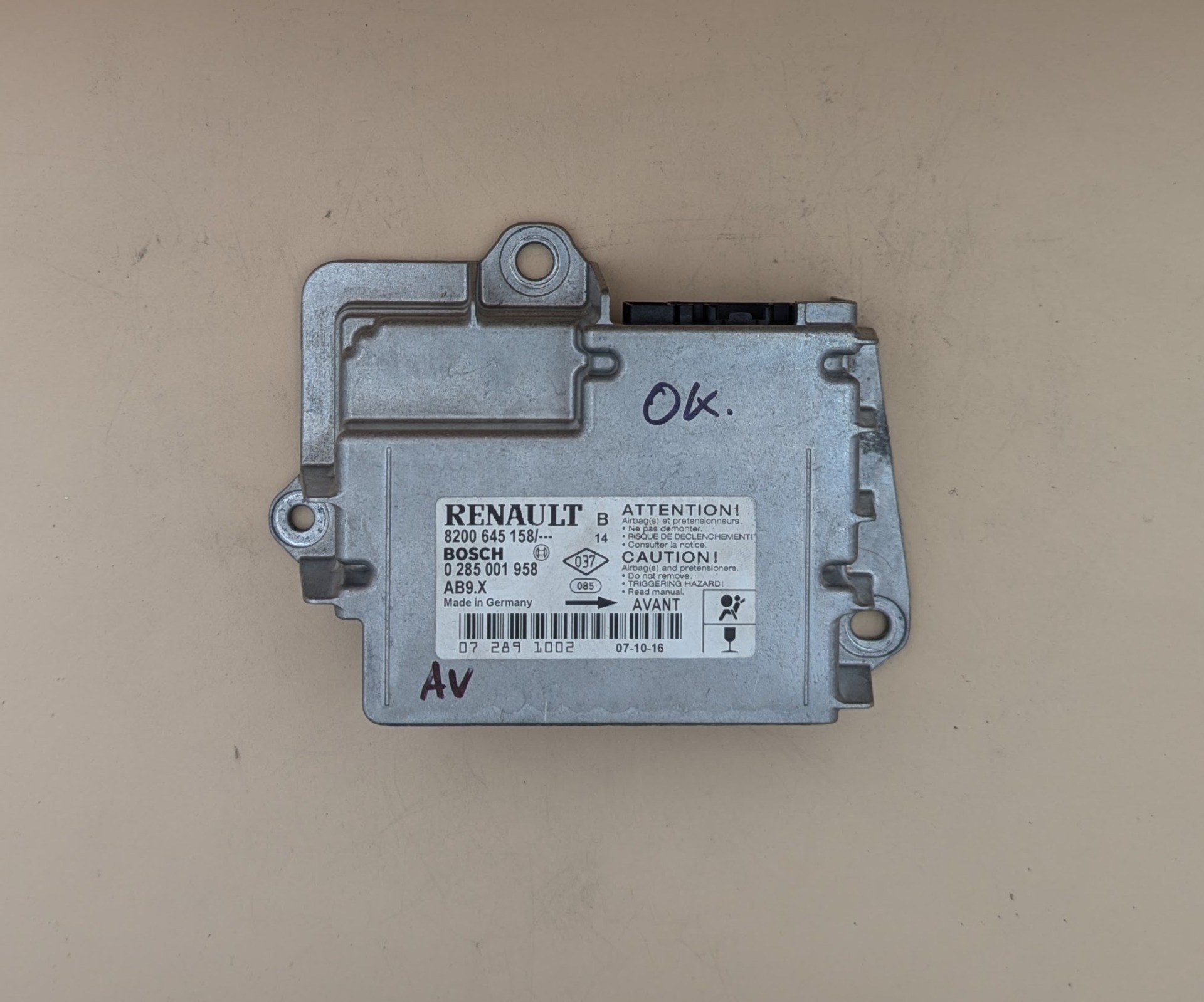 Riadiaca jednotka airbagov Renault Clio III