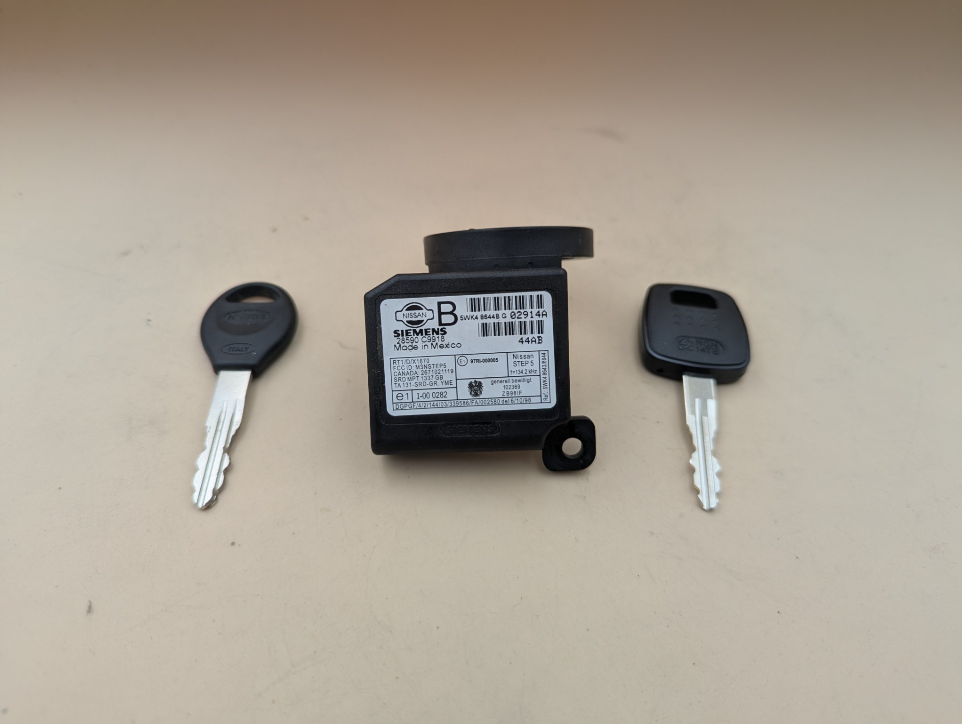 Riadiaca jednotka imobilizéra / immo box a kľúče Nissan Patrol 2000