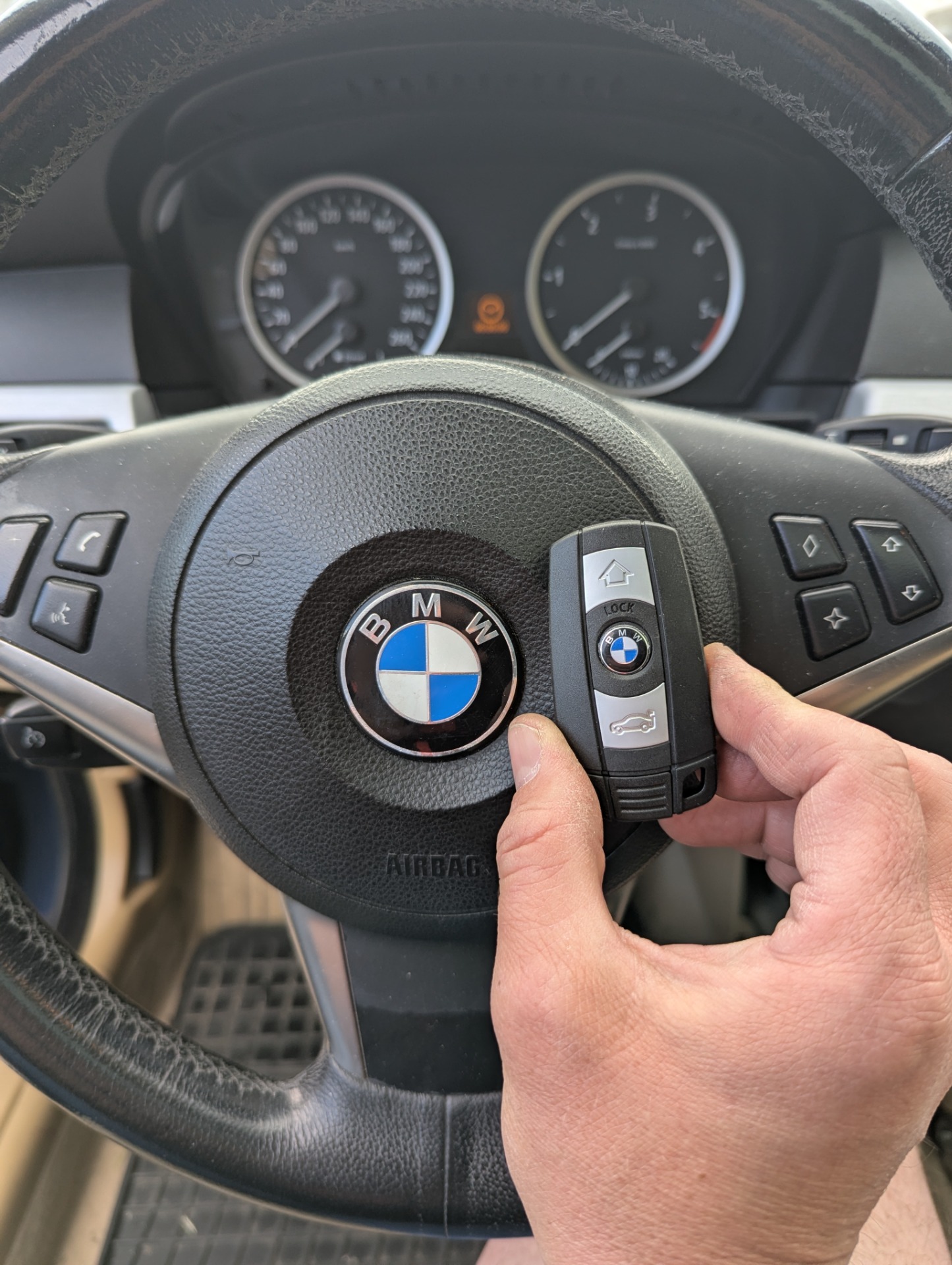 Nové kľúče pre BMW 5 E60 2005